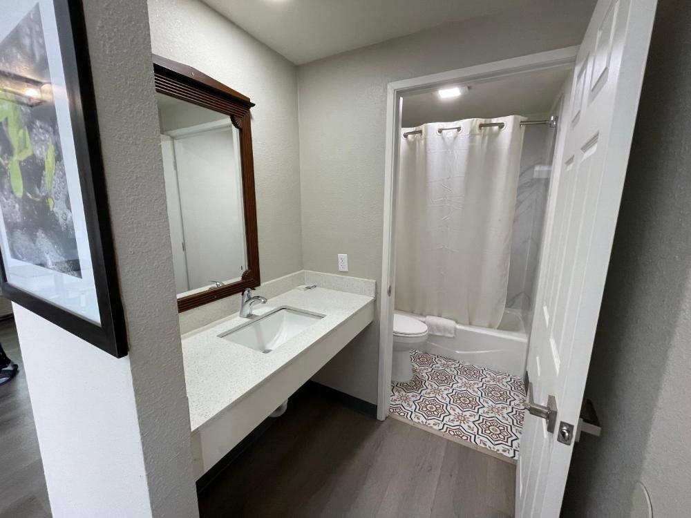 Queen Room with Two Queen Beds interior
